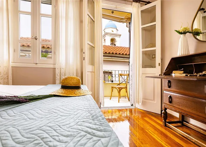 Chanialiving Venetian Luxury House-Near Plaza Parking