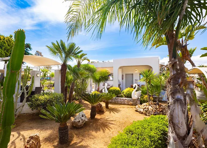 Renas Secret Garden House