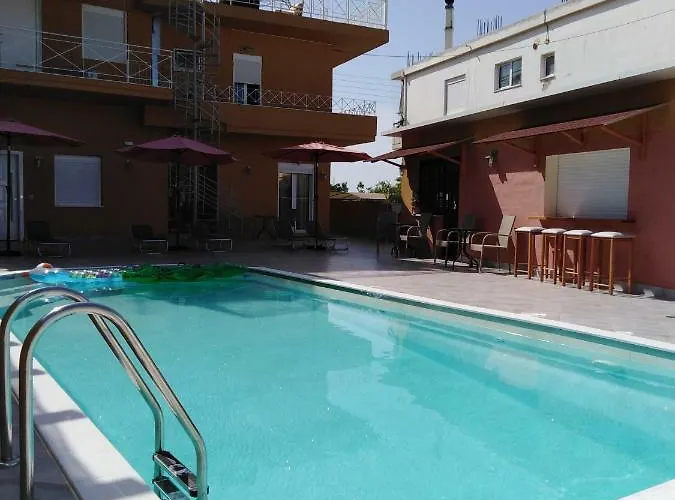 Souvlakis Pool Suites