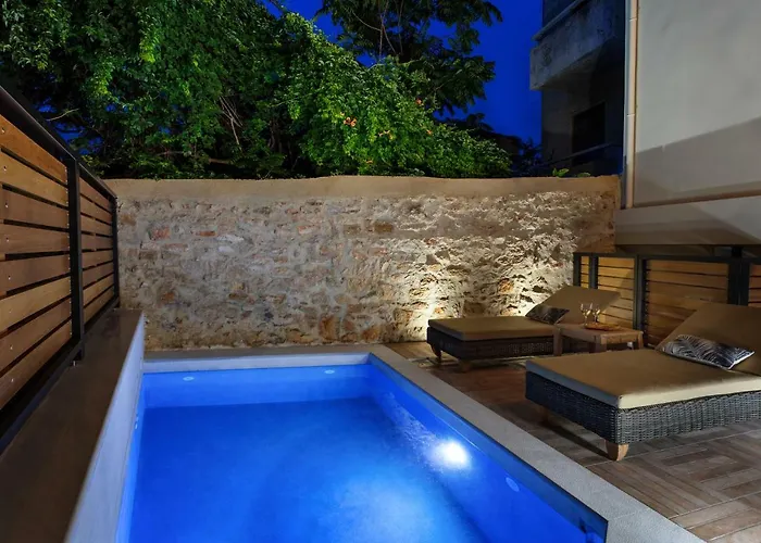 Elvina City House