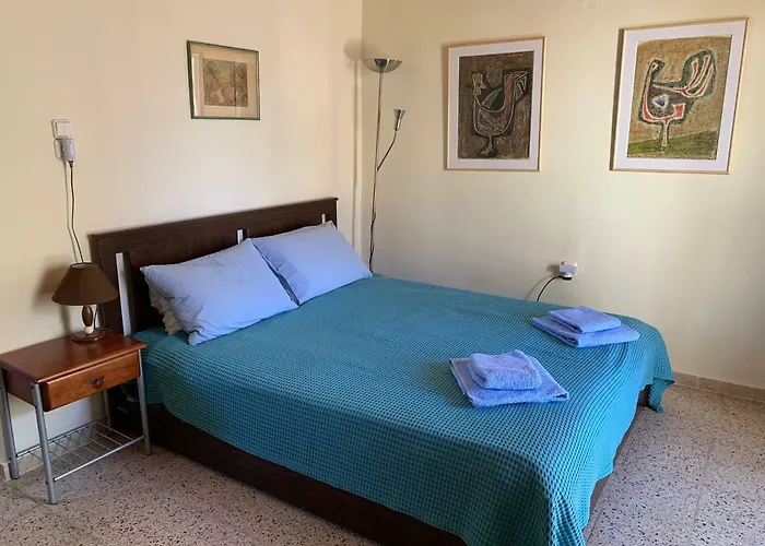Cozy One-Bedroom Apartment In Halepa, Chania