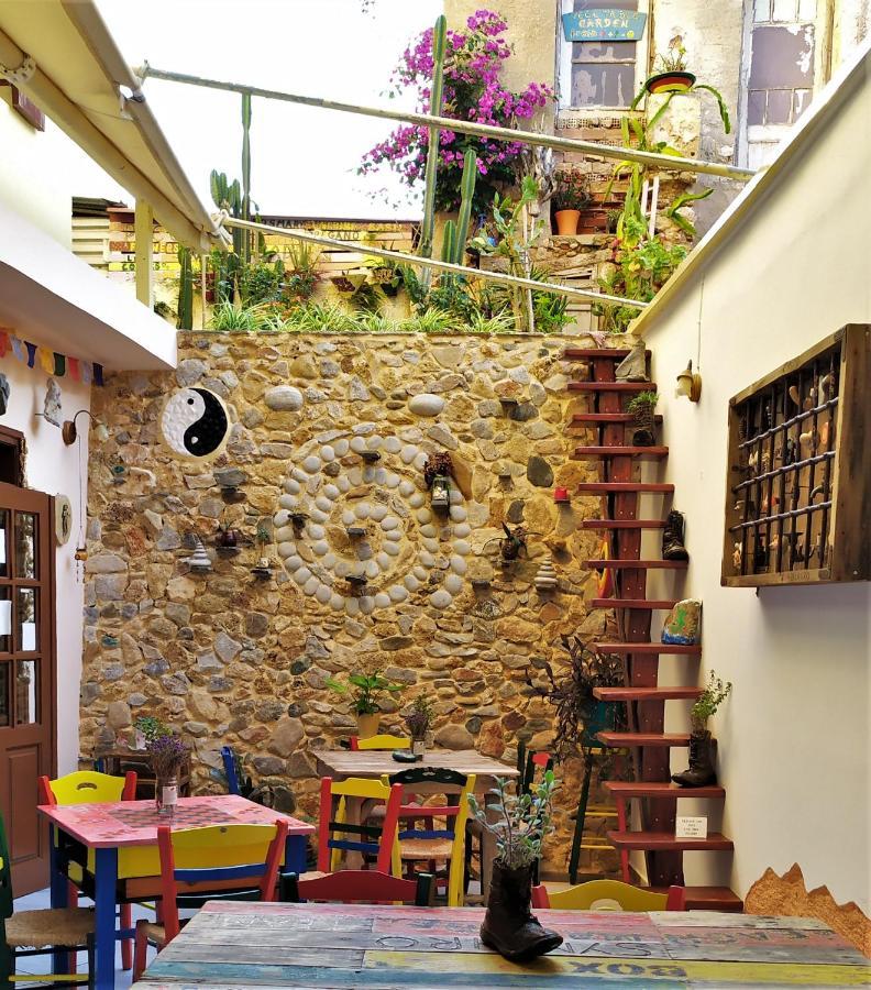 Poco Loco Bed & Breakfast 2*