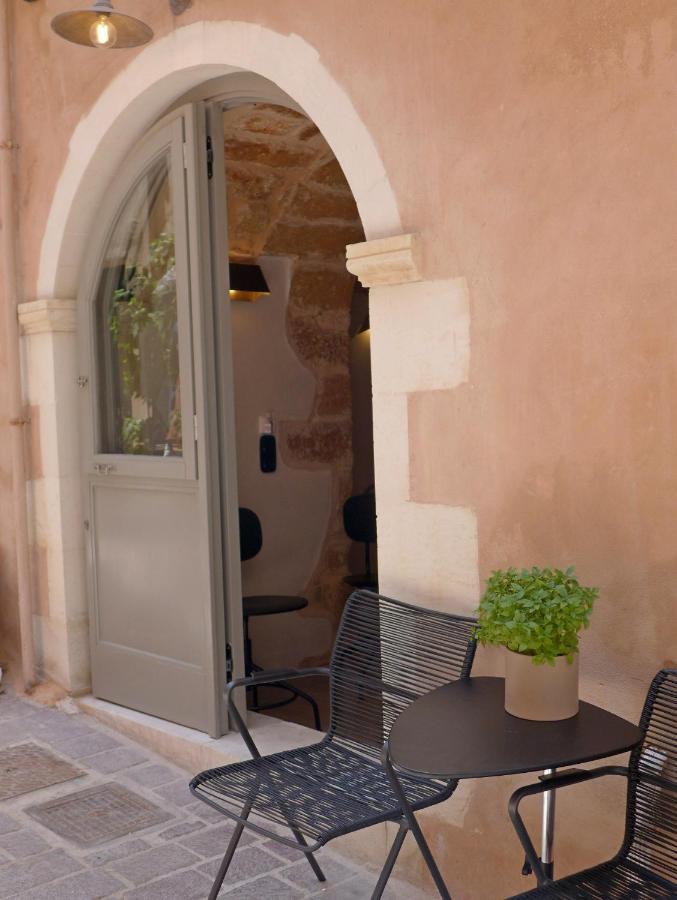 Eva * Chania (Crete)