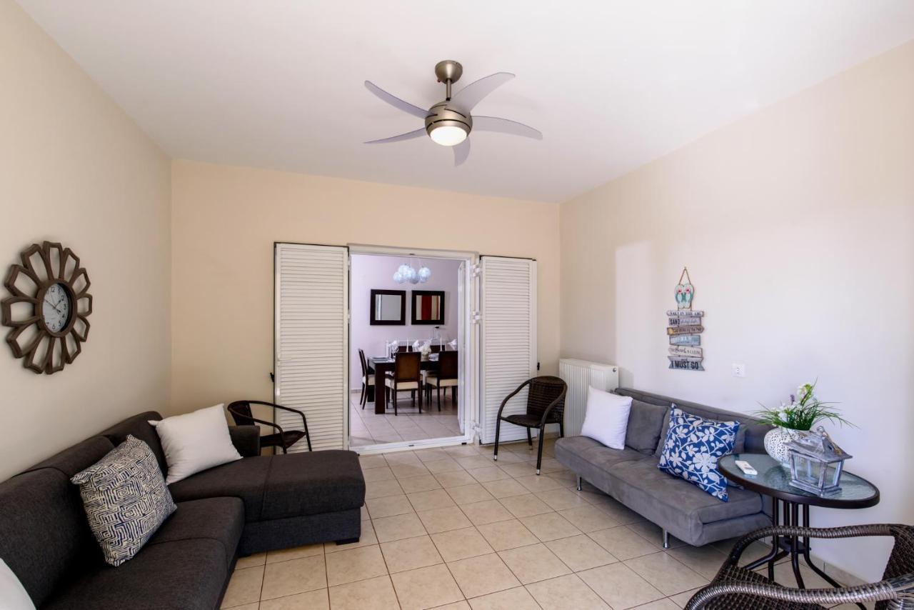 Voula's Place Apartment *
