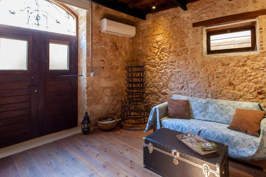 History And Charm * Chania (Crete)