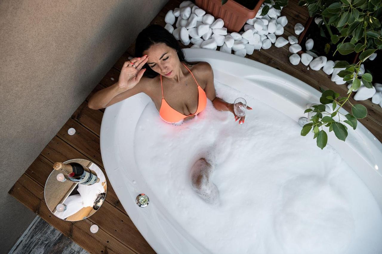 Castello Luxury With Private Jacuzzi Apartment Chania (Crete)