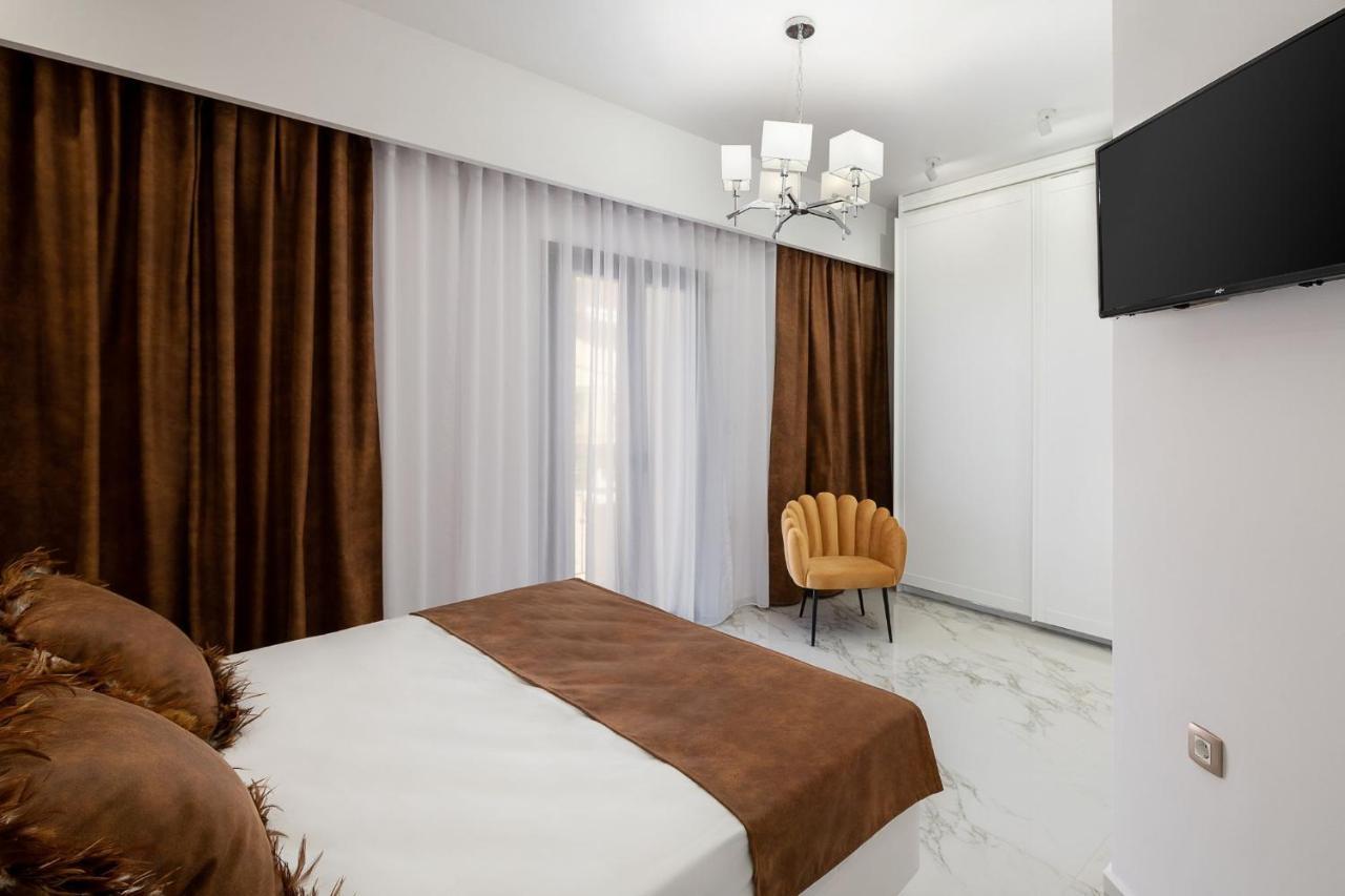 Castello Luxury With Private Jacuzzi Apartment
