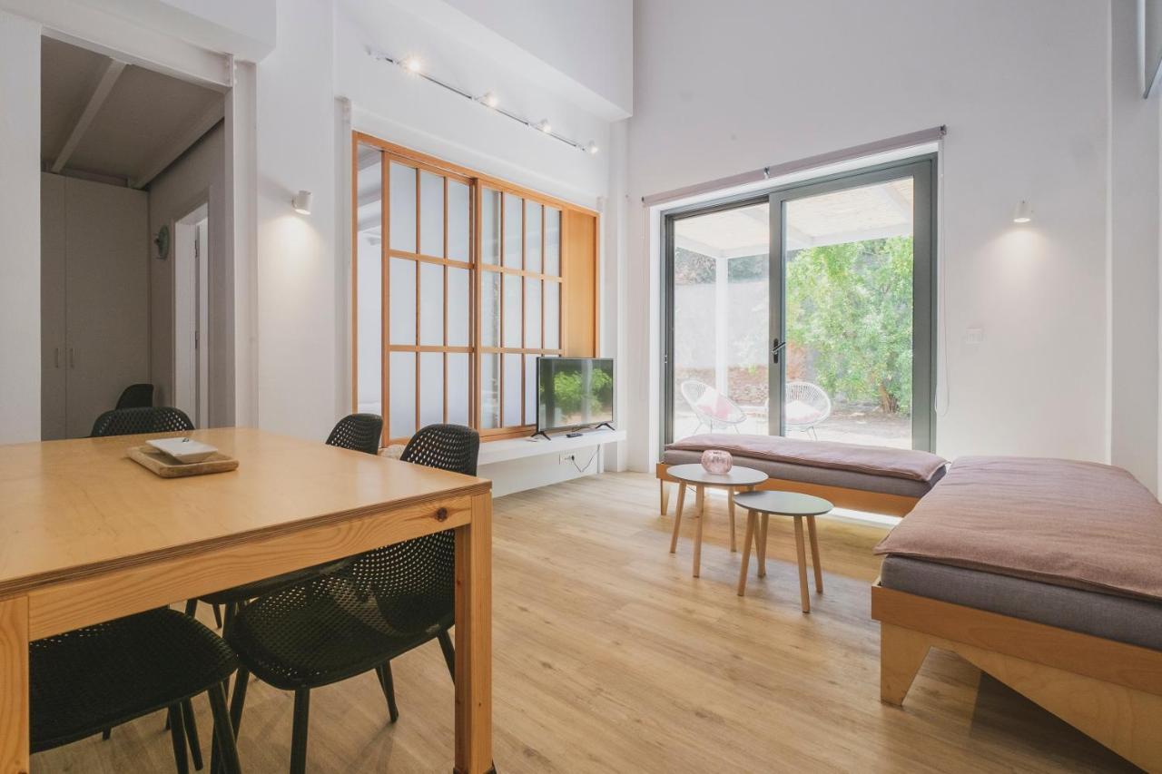 Sun-splashed Stylish Flat, Steps To Old Town Apartment
