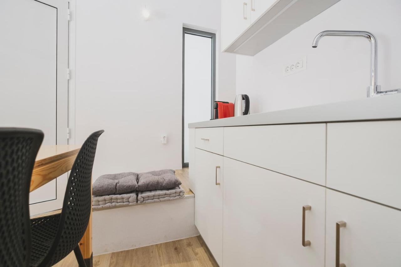 Sun-splashed Stylish Flat, Steps To Old Town * Chania (Crete)