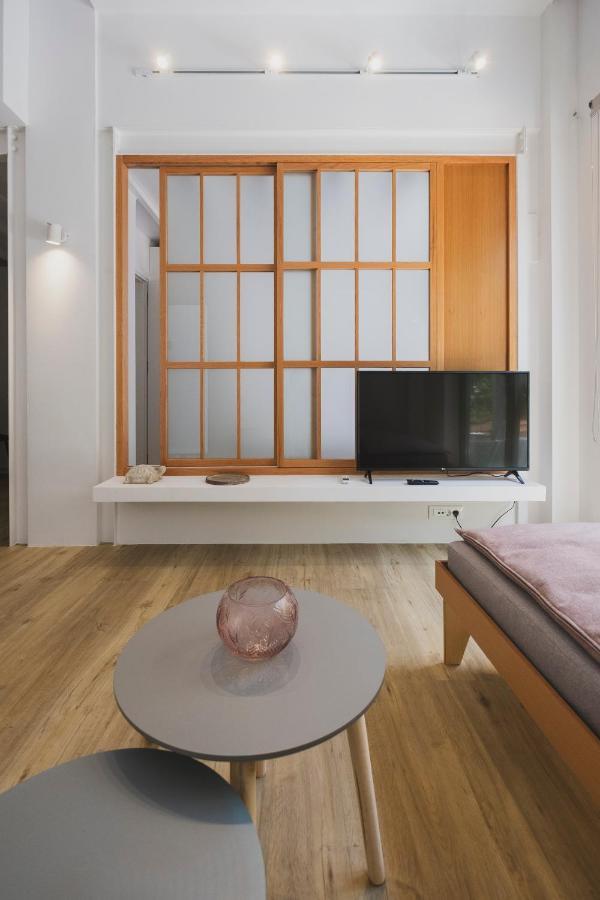 Sun-splashed Stylish Flat, Steps To Old Town Apartment Chania (Crete)