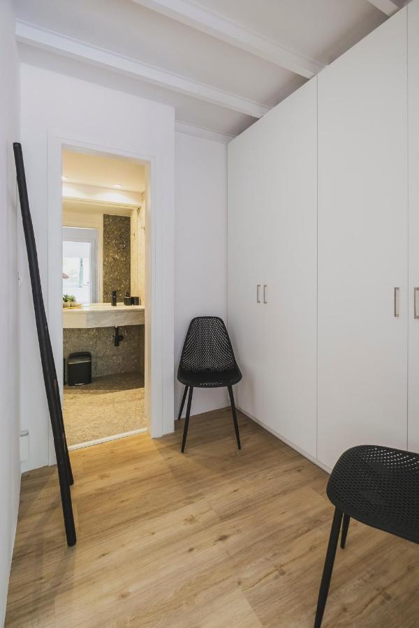 Apartment Sun-splashed Stylish Flat, Steps To Old Town