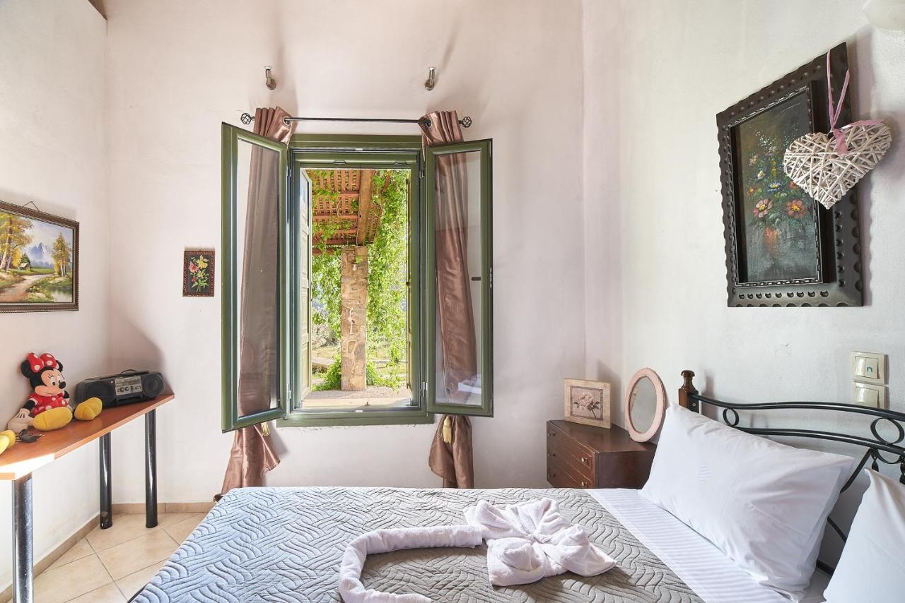 Authentic In A Heaven Of Natural Beauty Vakantiehuis Chania (Crete)