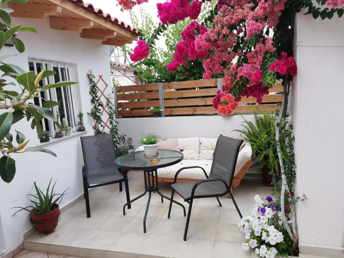 Small With Yard Apartment Chania (Crete)