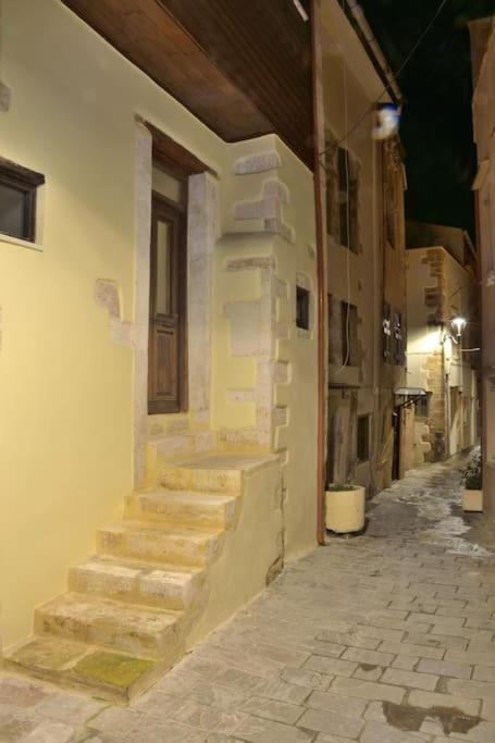 Apartment Charming Stone Corner House *