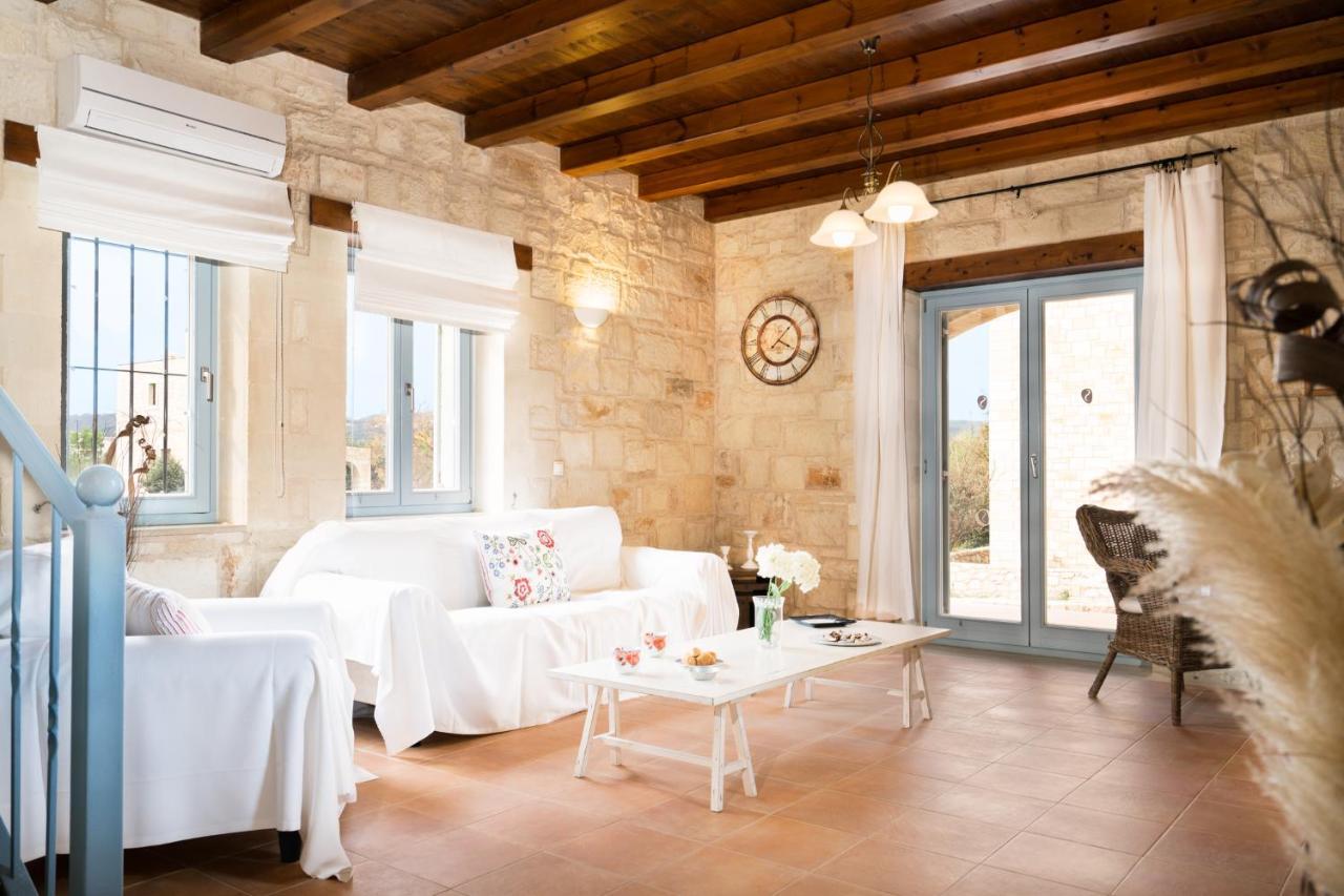 Beachfront Turquoise With Private Pool, Bbq And Ping Pong Table Chania (Crete)