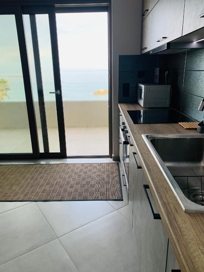 Zonapartments A Sea View-city Center Apartment *