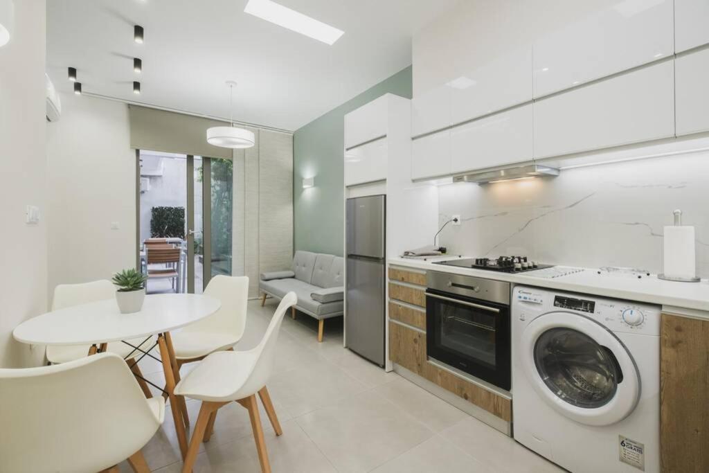 Peris 1 - Near Old Town With Parking Apartment