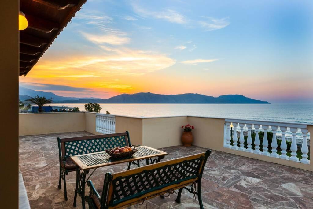 Effie Front With Pool Chania (Crete)