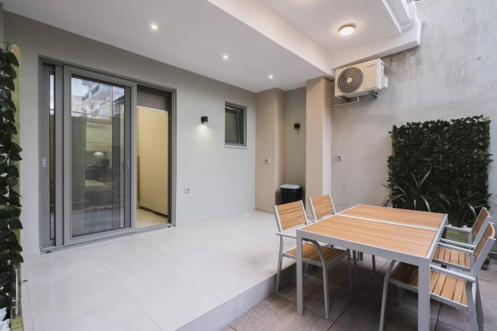 Peris 5 With Yard Steps To Bus St & Old Town Apartment Chania (Crete)