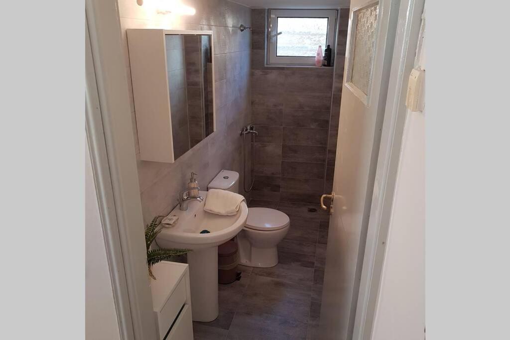 Ellis With Private Entrance And Veranda Apartment *