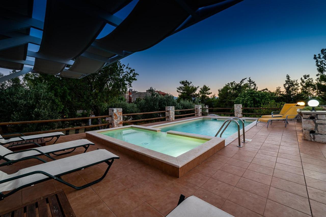 Villa Kastro Estate *
