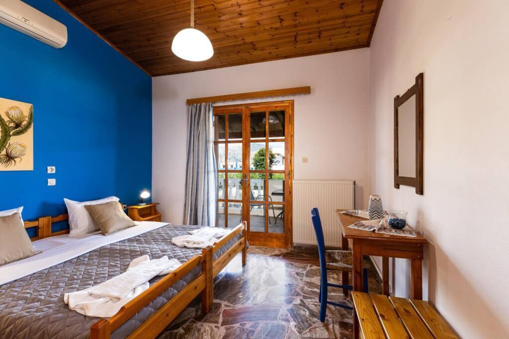 Effie Front With Pool Apartment Chania (Crete)