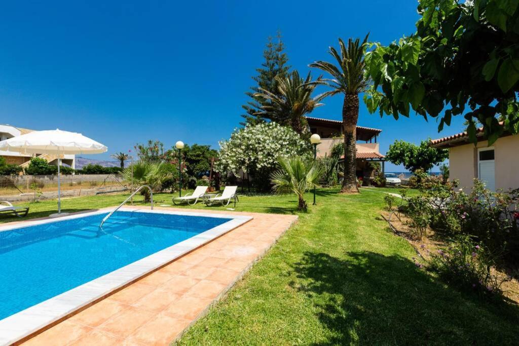 Effie Front With Pool Appartement *