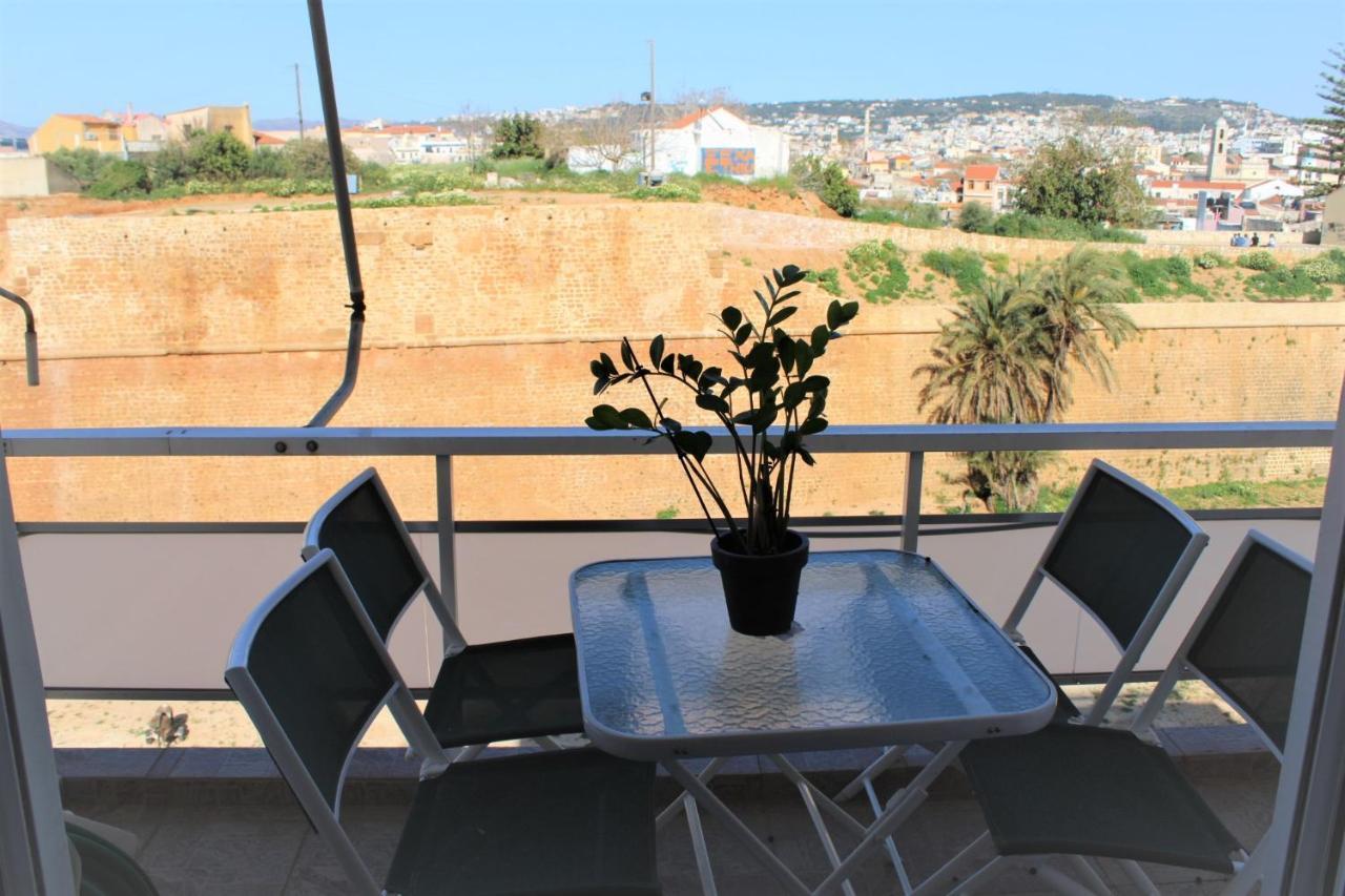 Xenia's Apt In West Moat Chania
