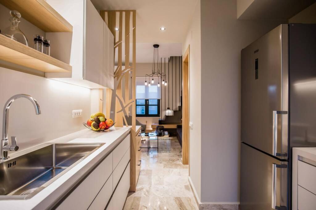 House 8 - In The Heart Of Venetian Town W. Parking Apartment