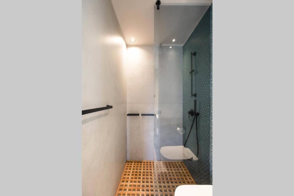 Apartment House 8 - In The Heart Of Venetian Town W. Parking *