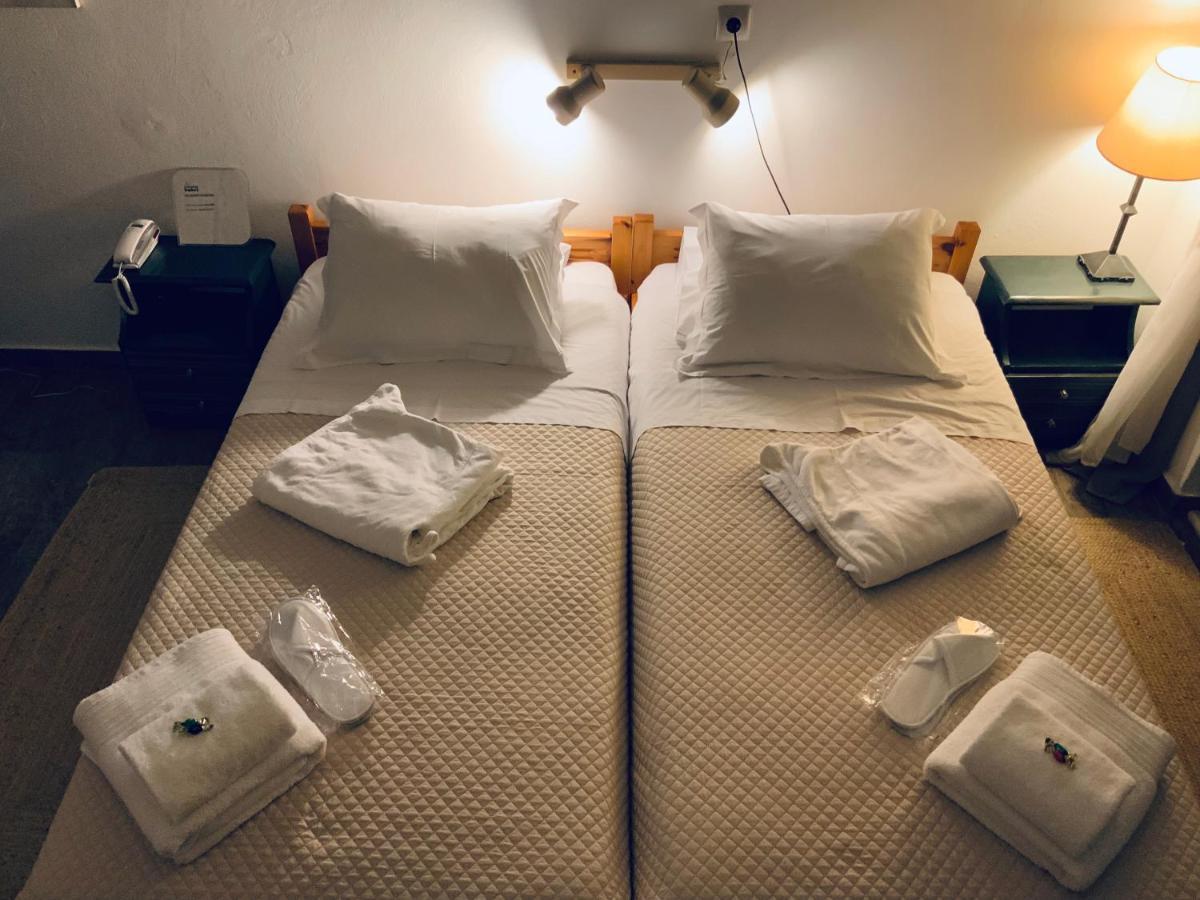 Akrotiri Hotel