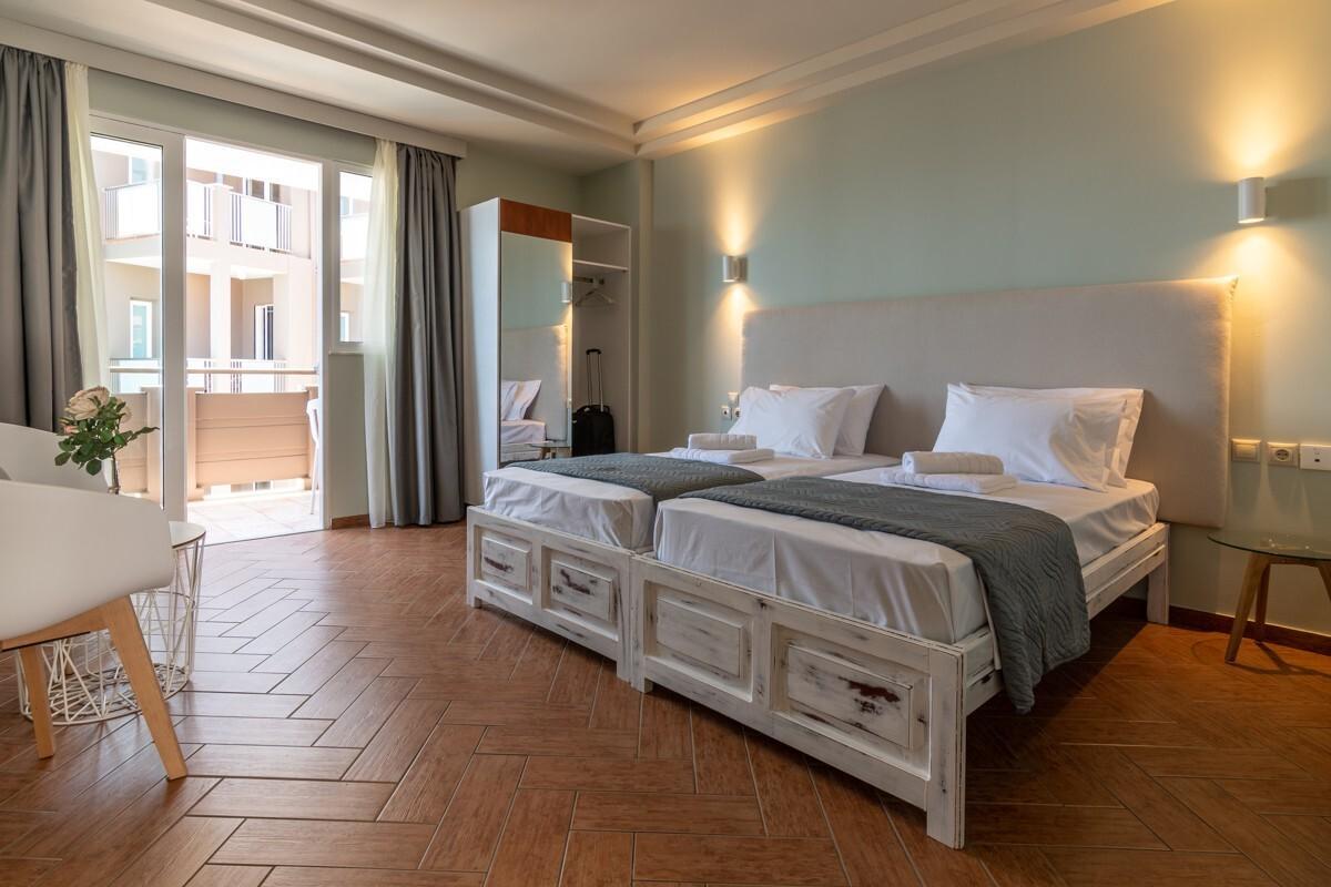 Girogiali - Adults Only Chrissi Akti Chania