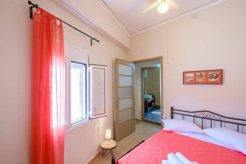 Holiday home Family W. Yard In Beating Heart Of Old Town *