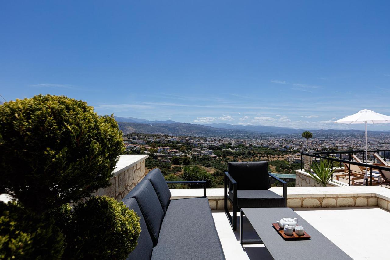 Villa View - Heated Pool & Gym - Majestic Views - 5 Min Drive From Center Chania (Crete)