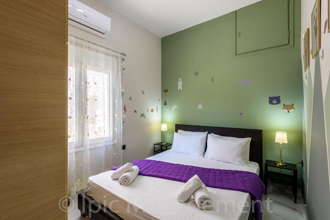 Apartment Center With Rooftop Swimming Pool *