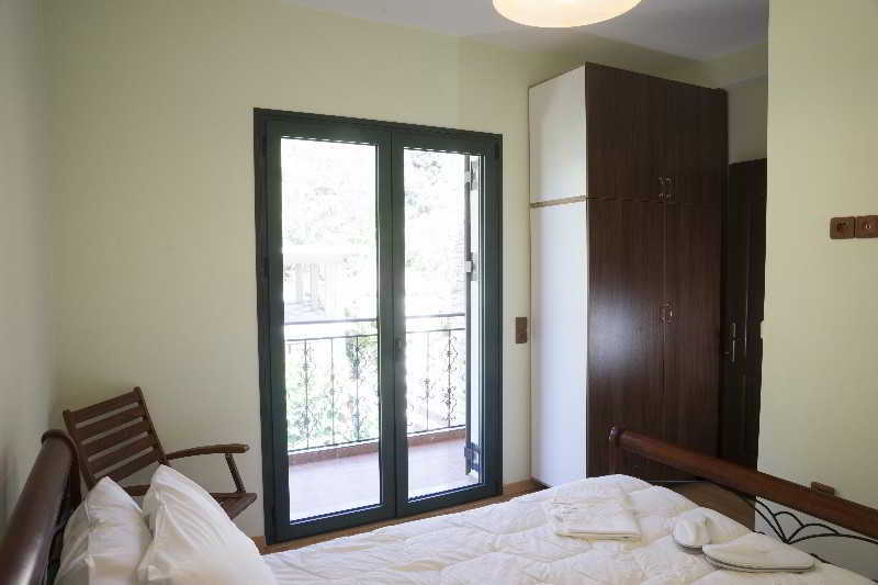 Elia Therissos Maisonettes 4*