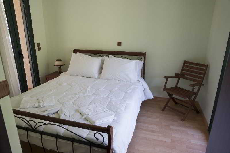 Elia Therissos Maisonettes 4*