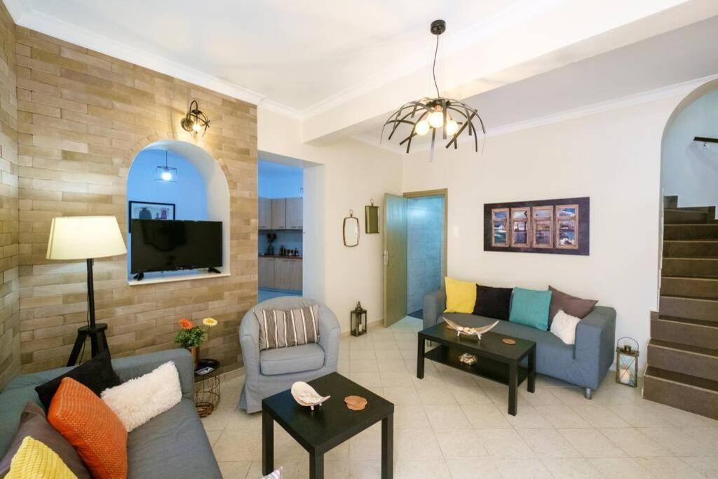 Holiday home Family W. Yard In Beating Heart Of Old Town Chania (Crete)