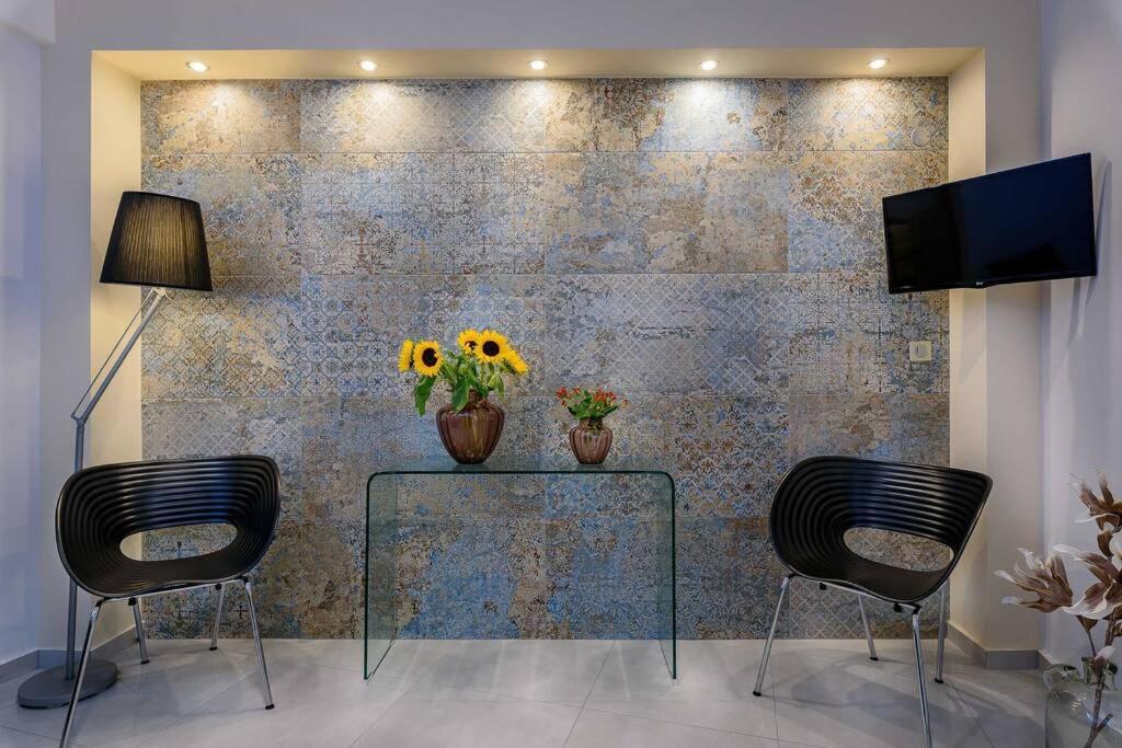 Holiday home Family W. Yard In Beating Heart Of Old Town Chania (Crete)