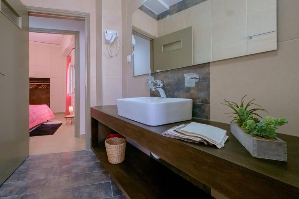Holiday home Family W. Yard In Beating Heart Of Old Town Chania (Crete)