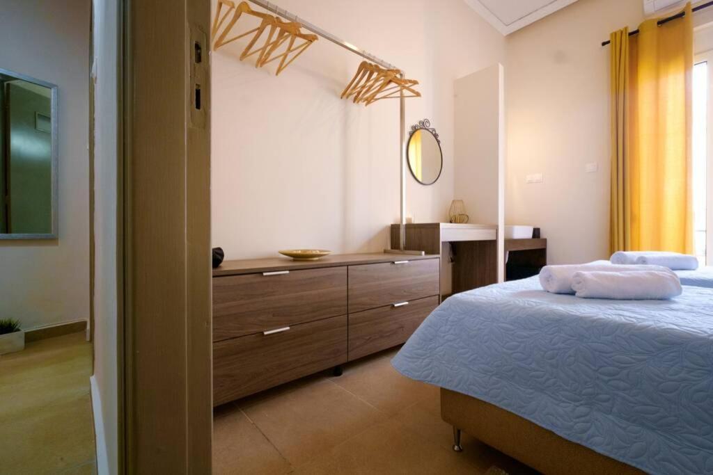 Holiday home Family W. Yard In Beating Heart Of Old Town Chania (Crete)
