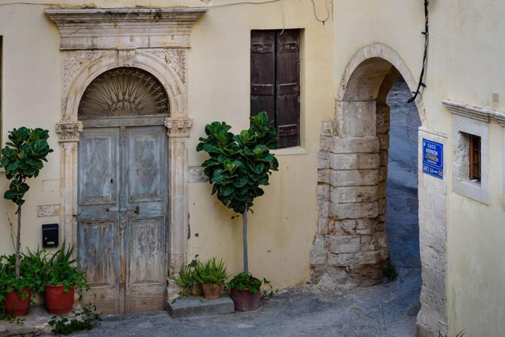 Family W. Yard In Beating Heart Of Old Town Vakantiehuis