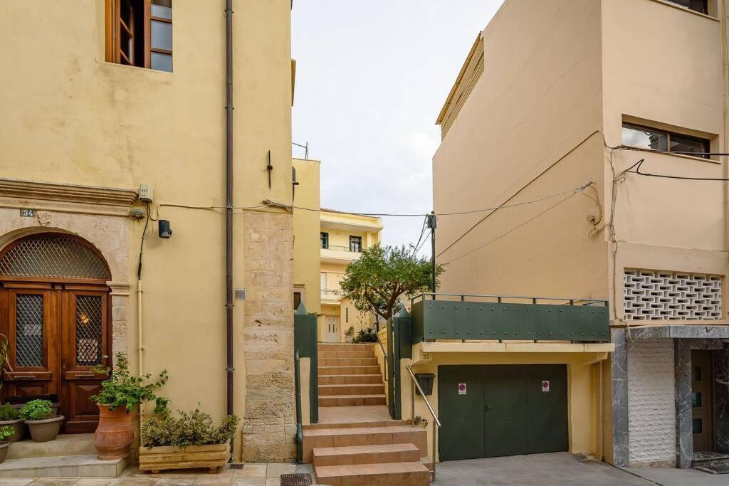 Family W. Yard In Beating Heart Of Old Town Vakantiehuis