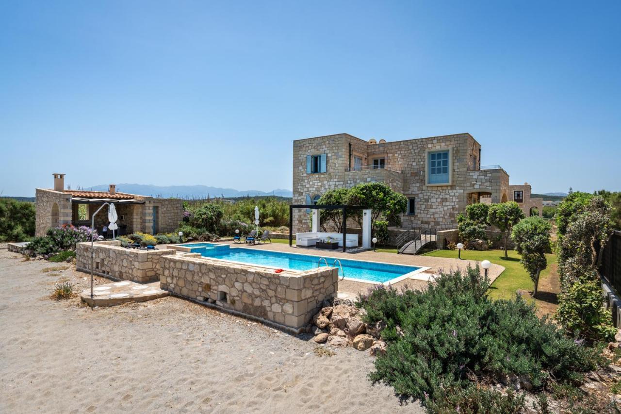 Villa Beachfront Turquoise With Private Pool, Bbq And Ping Pong Table Chania (Crete)