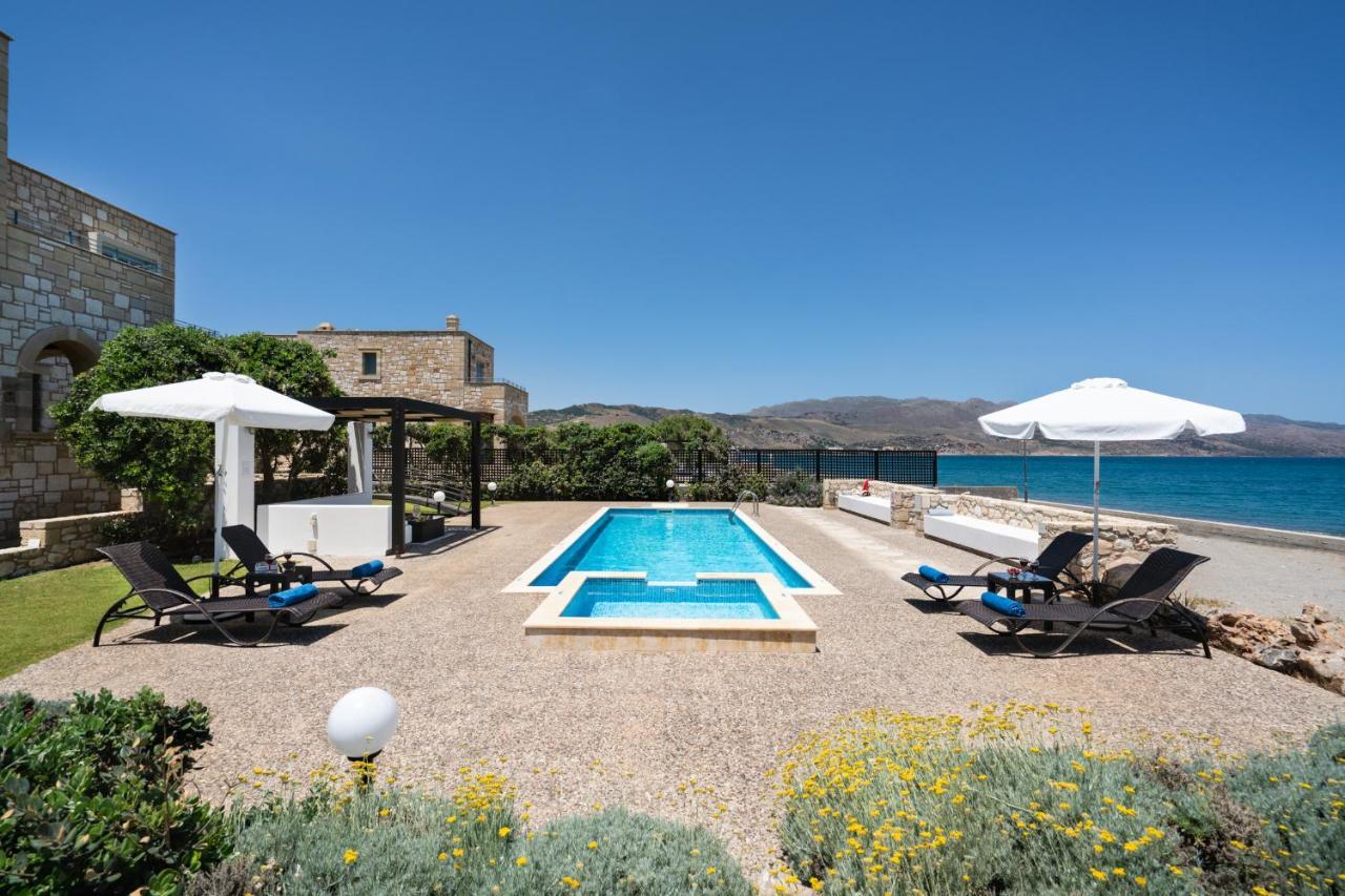 Beachfront Turquoise With Private Pool, Bbq And Ping Pong Table