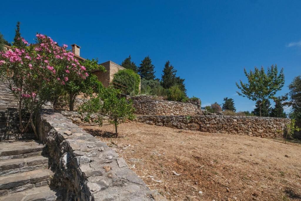 Villa Kalogra - Architect With Breathtaking Views Chania (Crete)