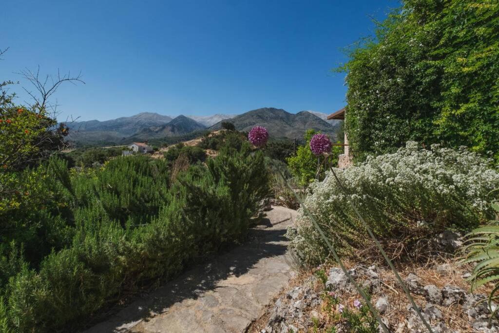 Kalogra - Architect With Breathtaking Views *