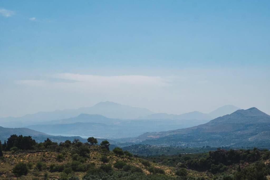 Kalogra - Architect With Breathtaking Views Villa