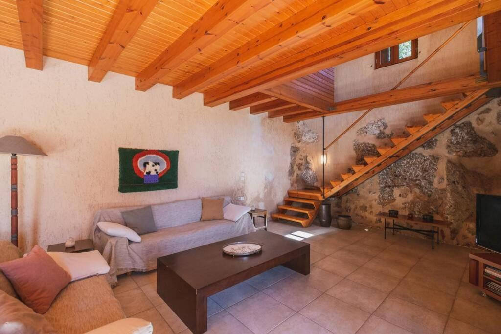 Kalogra - Architect With Breathtaking Views * Chania (Crete)