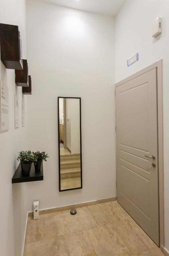 Agora Apartment *
